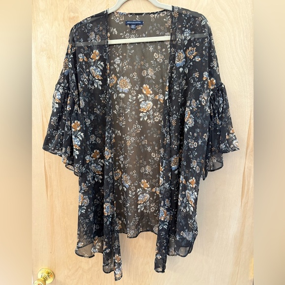 American Eagle Sheer Floral Kimono - Picture 3 of 11